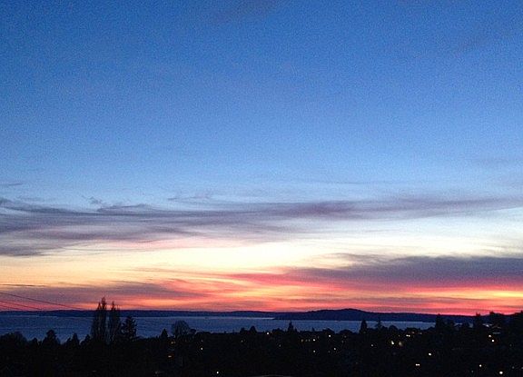 Enjoy panoramic views of Puget Sound and Olympic Mountains!