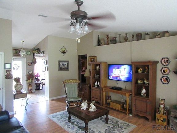 3rd image of 68 London Dr