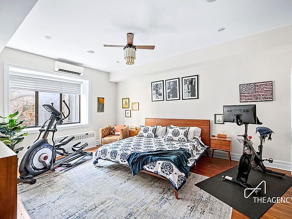 5th image of 301 E 52nd St APT 4B