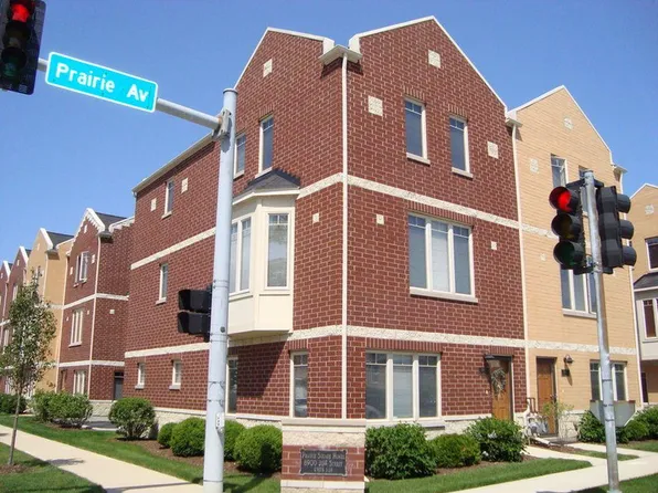 8900 W 31st St #17, Brookfield, IL 60513