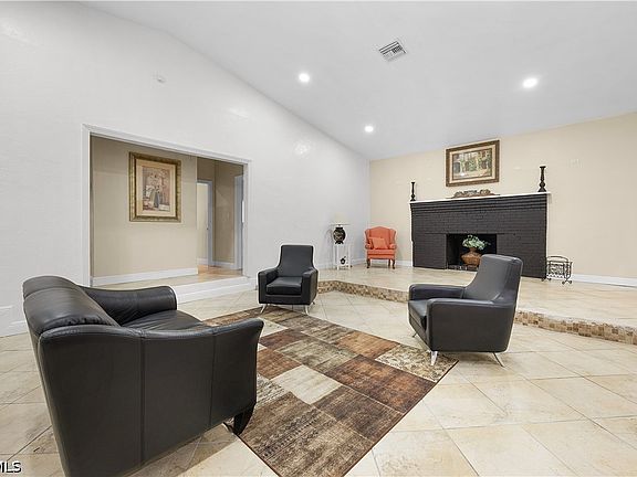 4th image of 7823 Marx Dr