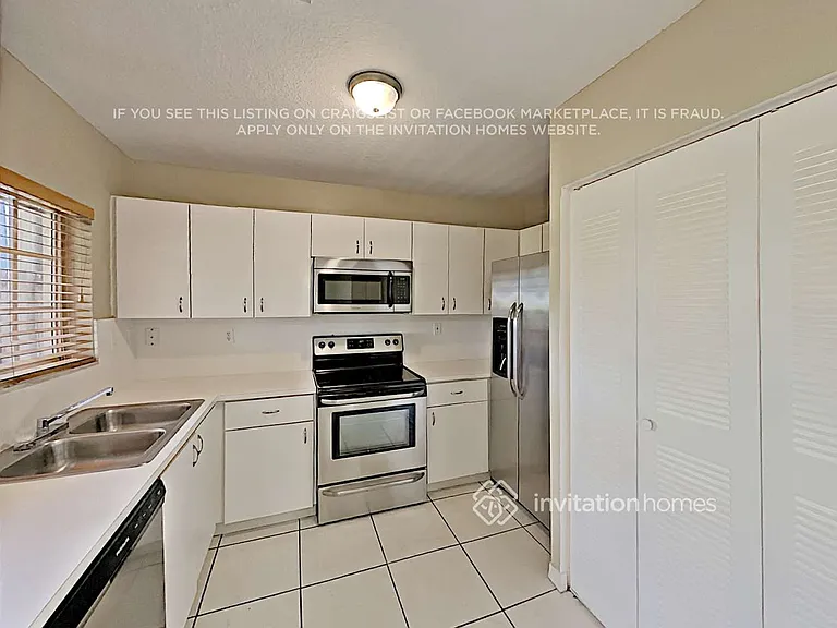 3849 SW 153rd Ct — Photo 5