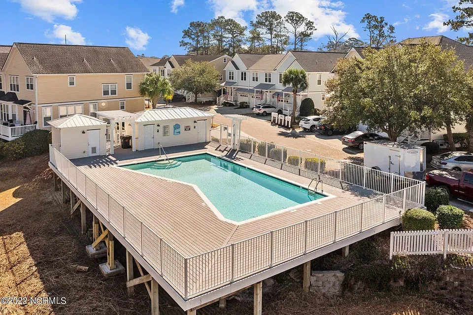 3 bed, 2.5 bath, 1670 sqft, $2,350 — Photo 4