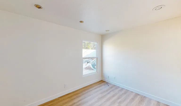 208 W Broadbent Dr — Photo 7