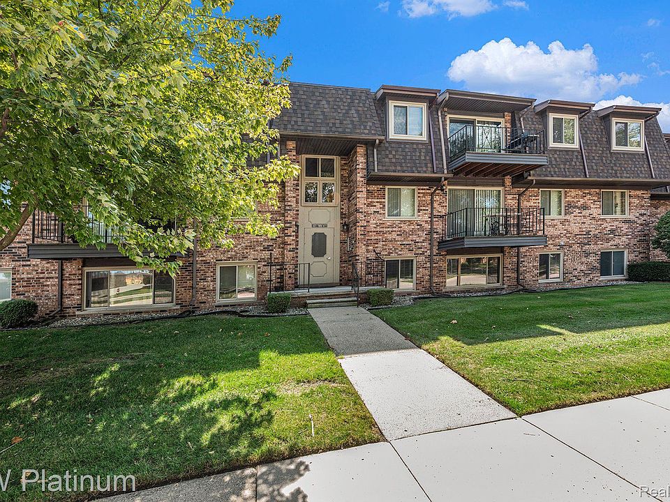 1st image of 403 Riviera Dr