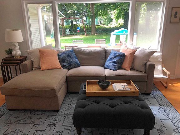 3rd image of 30 Wakefield Ave