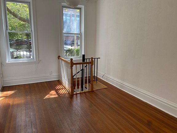 3rd image of 1438 N Greenview Ave Unit 1