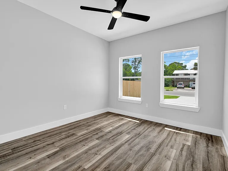 Second bedroom with ample natural light