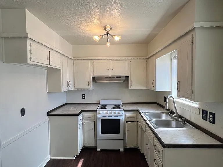 114 E Ridge Rd — Photo 15
