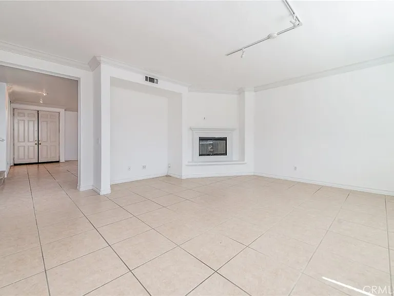 6915 Cedar Creek Rd — Photo 17