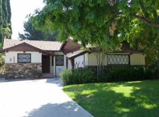 23262 Victory Blvd, Woodland Hills, CA 91367