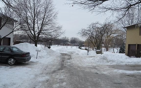 2nd image of 460 Skokie Ln