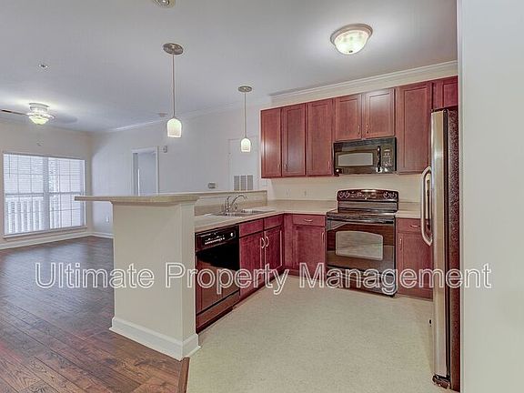 3rd image of 2834 Bloomfield Ln Unit 205