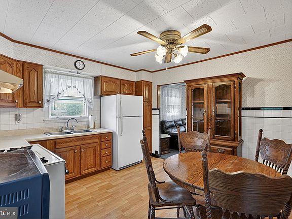 4th image of 118 Carlysle Ct