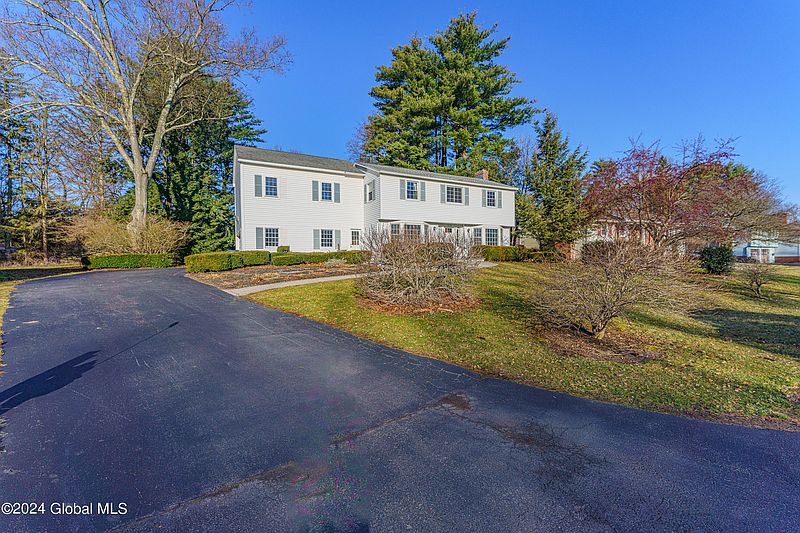 3rd image of 1125 Fernwood Drive