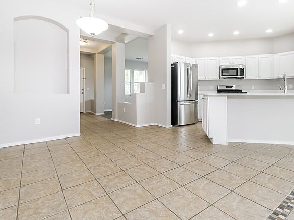 5th image of 1601 S 122nd Ln