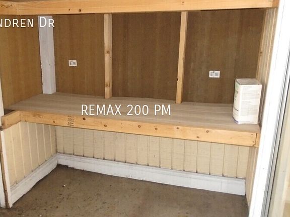 2nd image of 1479 Hendren Dr