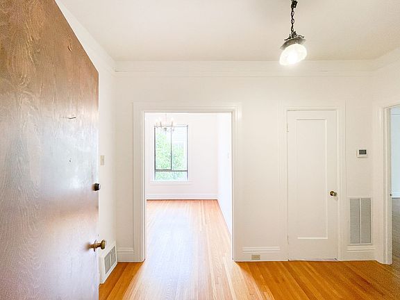 3rd image of 2929 Gough St #3