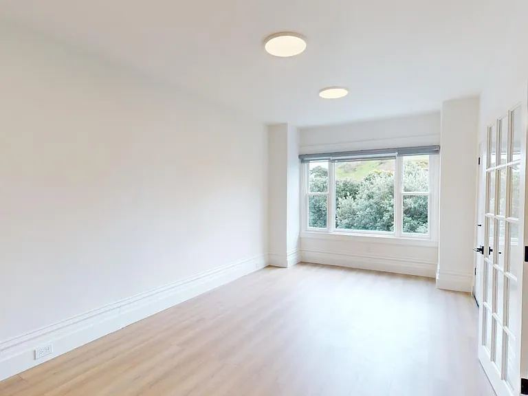 254 Roosevelt Way #4 — Photo 2