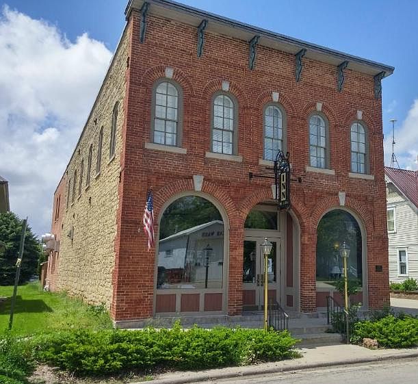 331 S Main St, Spillville, IA 52168 Zillow