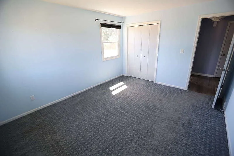 3 bed, 1.0 bath, 1736 sqft, $2,095 — Photo 4