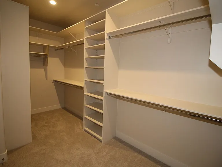 2104 Las Palmas — Photo 11