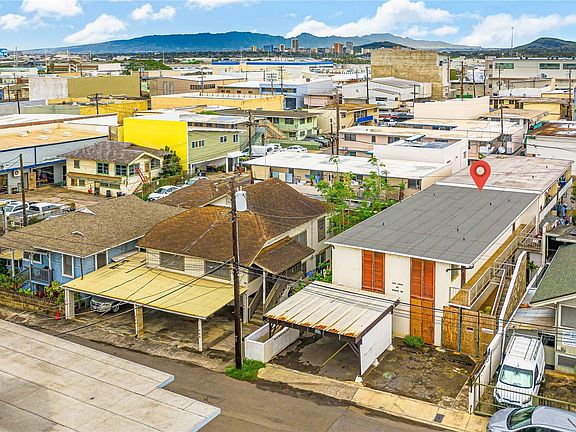 3rd image of 910 Factory St