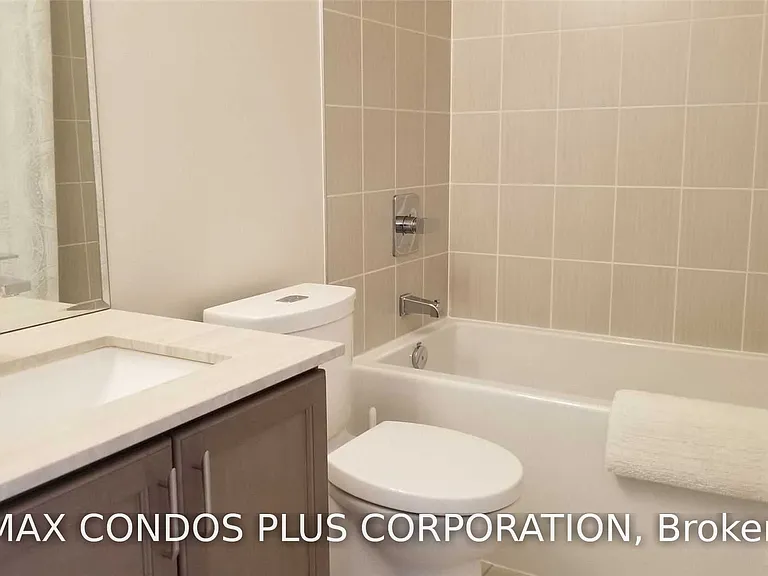 9075 Jane St #1607 — Photo 10