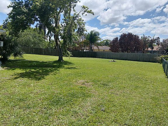 3rd image of 1456 Meadowbrook Rd NE