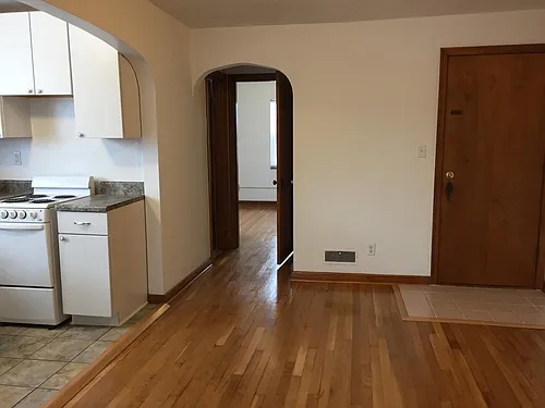 87 N Westmoor Ave #2 Photo 1
