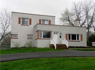 395 Edgemere Dr, Rochester, NY 14612
