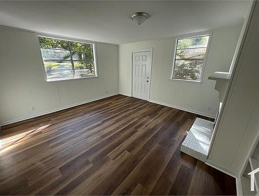 2nd image of 3147 Shirley Dr