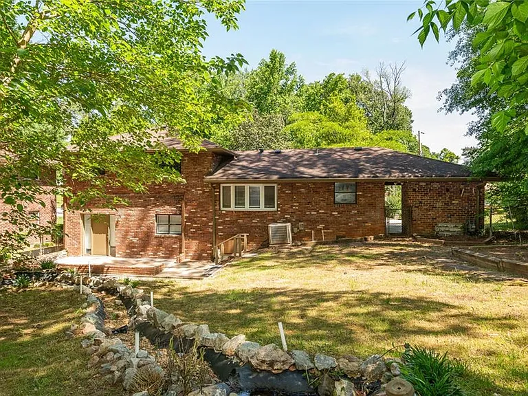 1947 Farris Dr — Photo 30