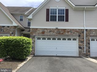 155 Valmore Ct, Pennington, NJ 08534