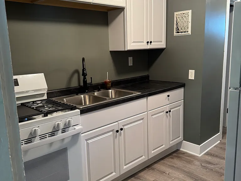 1003 W Main St #1 — Photo 4