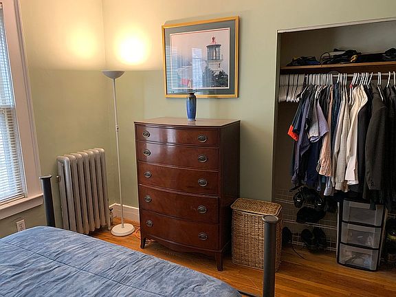 Middle Bedroom