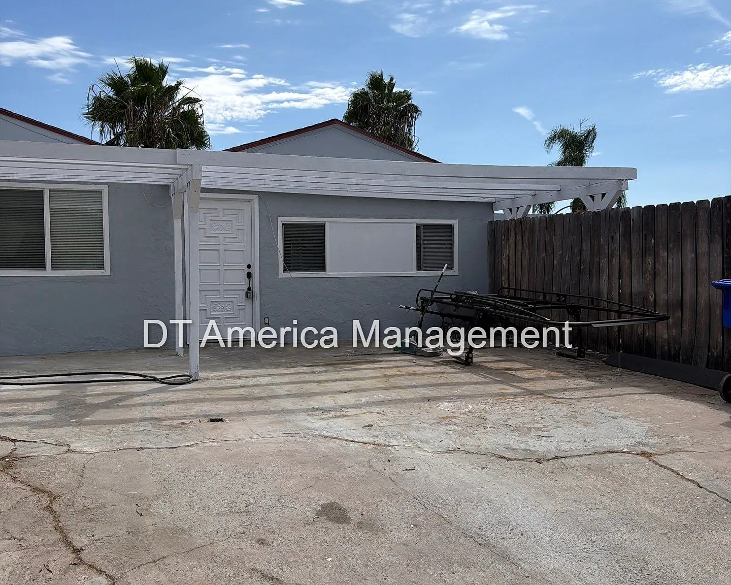 3 bed, 900 sqft, $3,000 — Photo 1