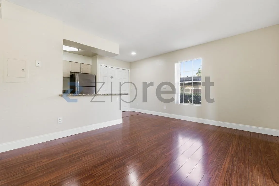 1 bed, 720 sqft, $1,900 — Photo 4