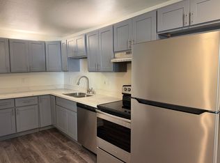 425 4th St NE, Puyallup, WA 98372