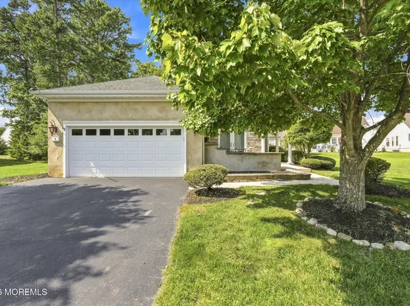 6 Minot Light Court, Barnegat, NJ 08005