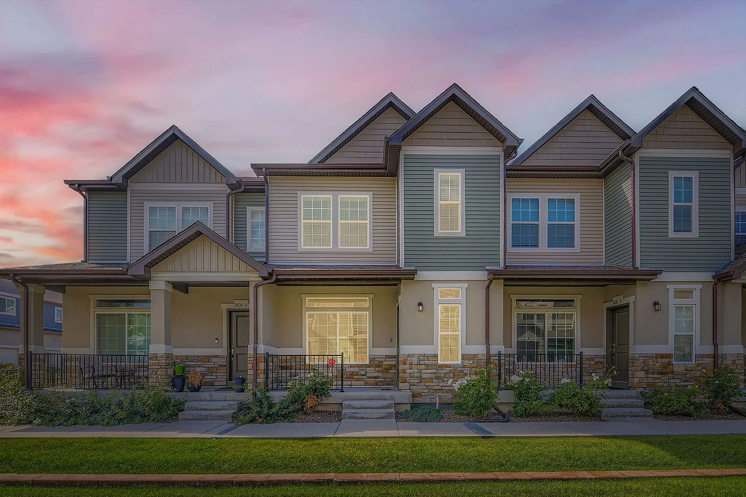 4 bed, 2042 sqft, $3,095 — Photo 1