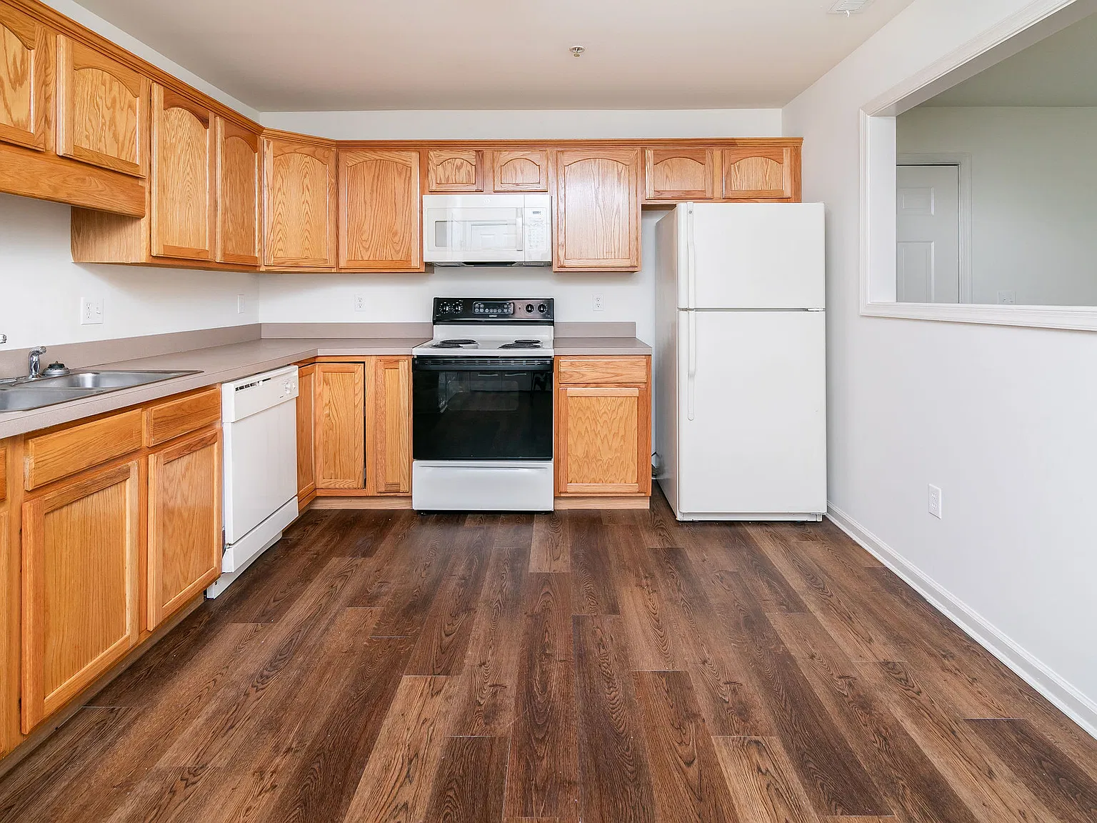 3 bed, 1000 sqft, $1,450 — Photo 4