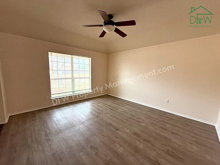 2224 Hummingbird Way — Photo 5