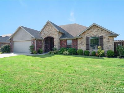 3021 W Tiger Eye Dr, Fayetteville, AR, 72704