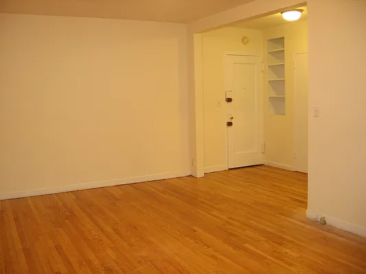 Rented by City Connections Realty | media 32