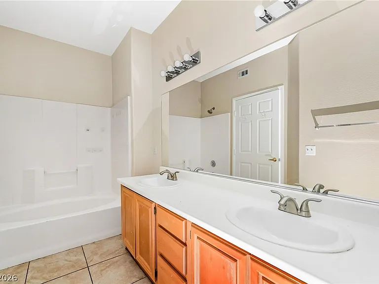 10245 S Maryland Pkwy #132 — Photo 19