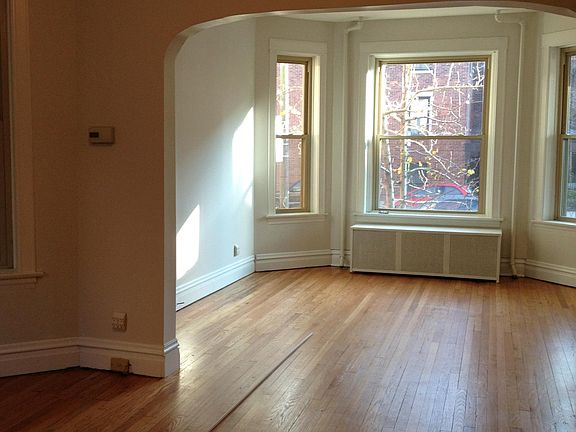 5th image of 3308 W Diversey Ave #1