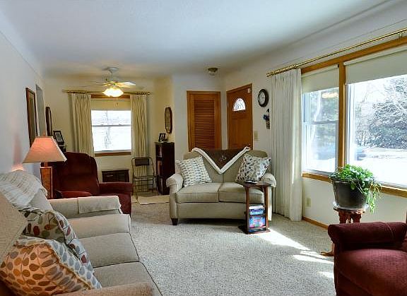 3rd image of 2190 Suburban Ave
