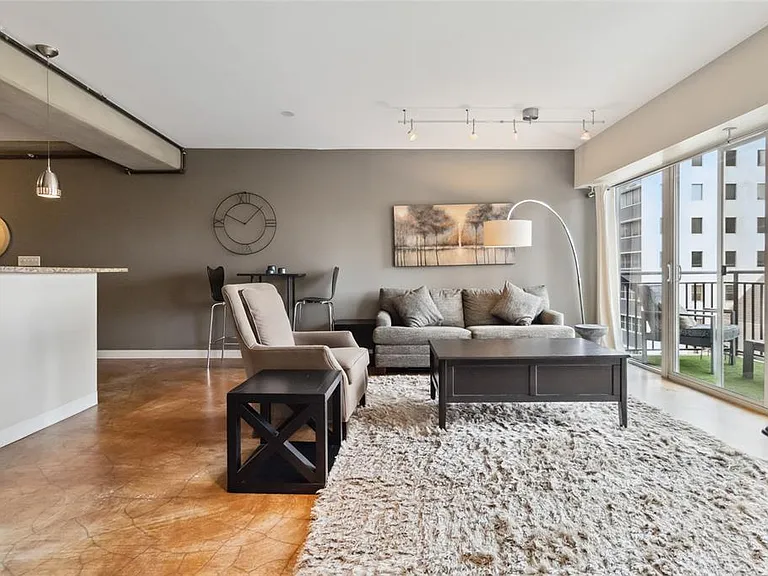 800 Brazos St — Photo 1