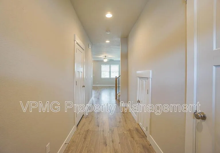 2928 NW 16th St — Photo 16